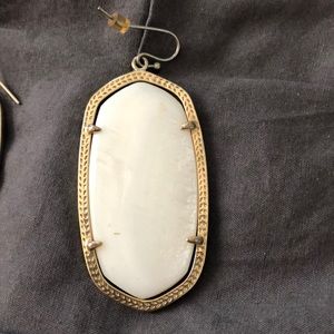 Kendra Scott Jewelry - Kendra Scott Danielle Earrings in Ivory Kendra Scott Jewelry - Kendra Scott Danielle Earrings in Ivory